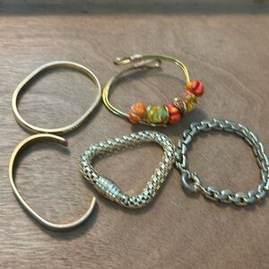Lot of 5 Gold Tone Bracelets, Bangles, 1 Vintage one with beads
